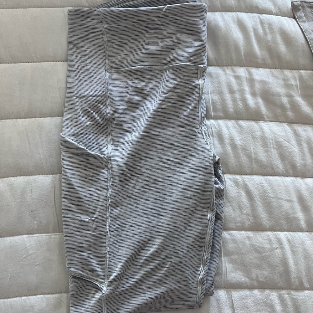 LULULEMON Leggings Speed Up Crop 21" Luxtreme Wee Are From Space Nimbus Size 6 - Picture 5 of 6